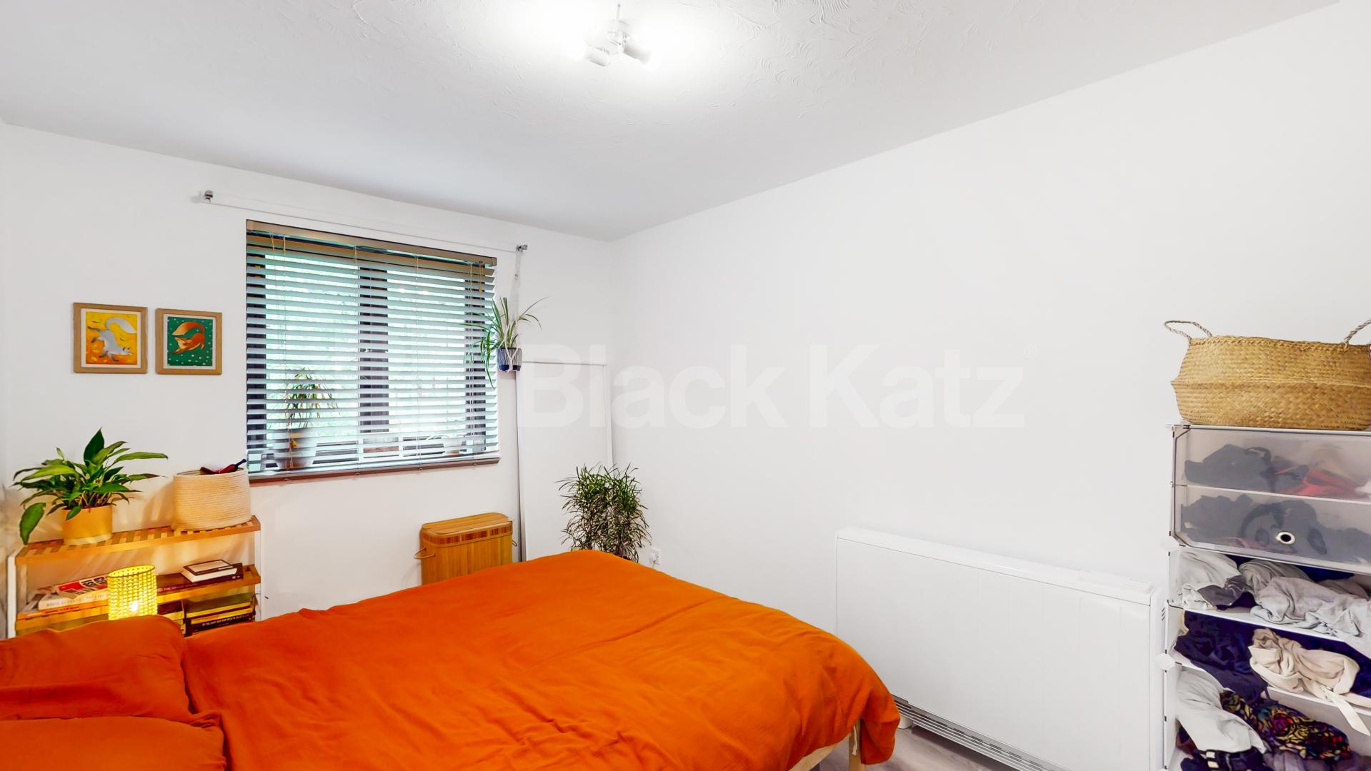 Refurbished a year ago and set on the banks of the river lea Riverside Close, Clapton 